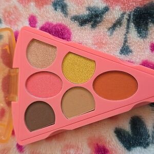 Revolution Mini Cheese Makeup Palette